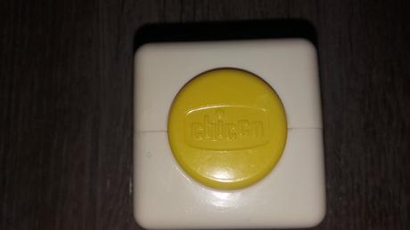 Vozik s magnetickymi kostkami chicco,