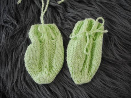 Kojenecké rukavice, 68