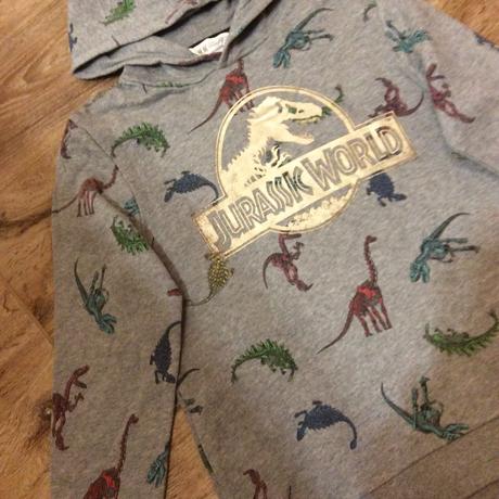 Mikina s dinosaury ,,jurský park", h&m,134