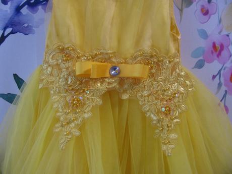 Sváteční tylové šaty s vyšívkou v.86-92, 92