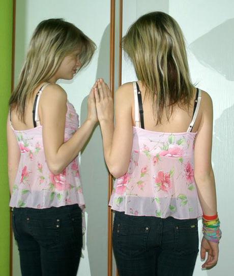 Letní růžový cípatý top na posuvná úzká ramínka, 164