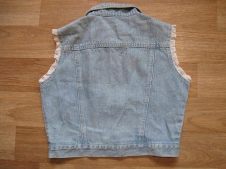 Džínová vesta, 122