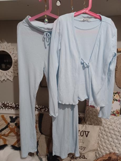 Žebrovaná souprava h&m 3 díly, 152