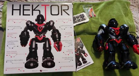 Made robot hektor mluví česky a rapuje,