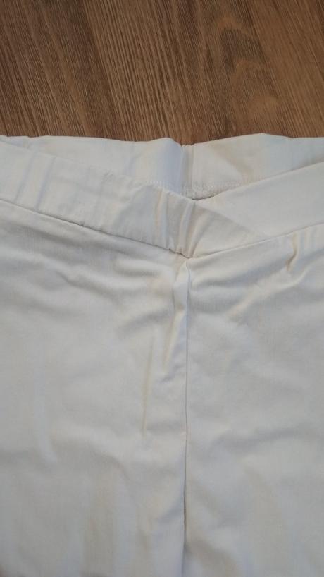 Kraťasy bílé, 128