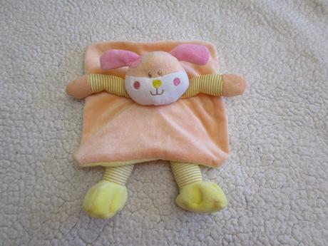 Oranžový heboučký sametový usínáček,