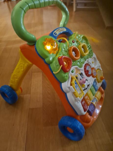 Hračky interaktivní,