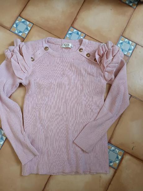 Dívčí svetr - vel. 10, 146