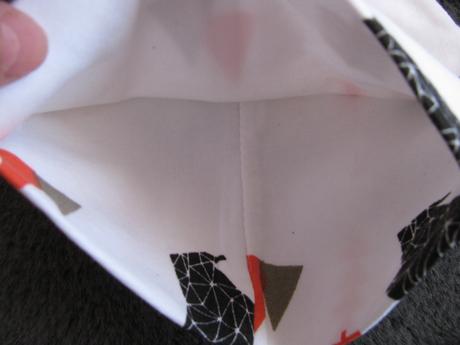 Barevná čepice s medvědy, 98