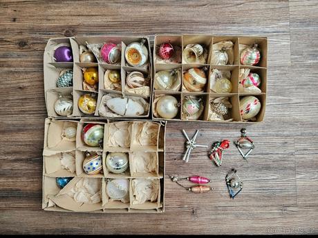 Retro vánoční ozdoby skleněné 34 ks, 