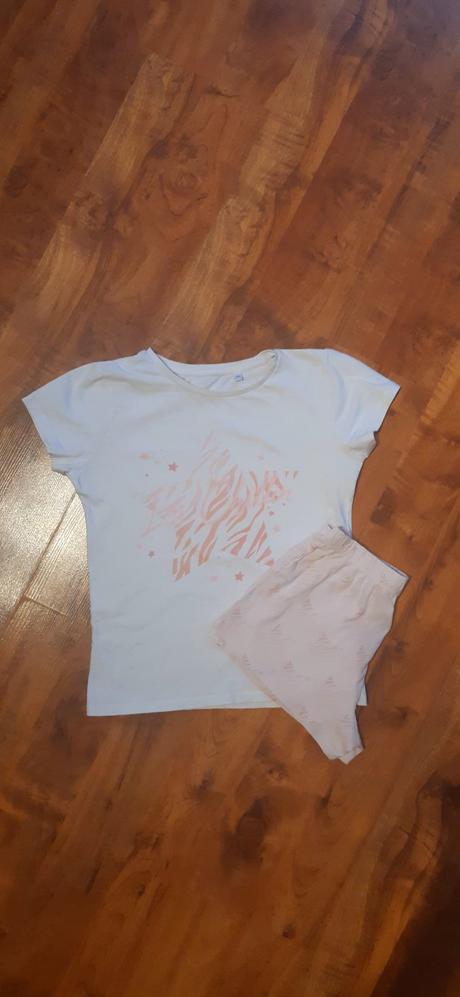 Dívčí dvoudílné pyžamo krátké c&a 152 hvězdy, c&a,152