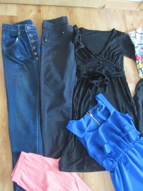 Balík oblečení na holu vel. 14-15 let, 158–170