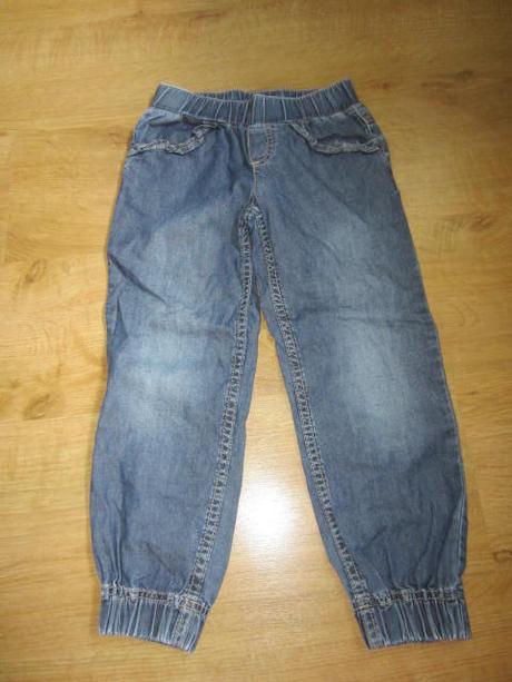 Bezva odlehčené, tenčí rifle, džíny do gumy, benetton,116