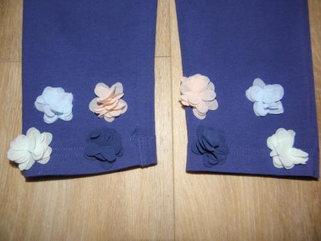 Dívčí kraťasy 3/4 s květy zn. coccodrillo vel.122, coccodrillo,122