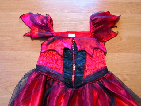 Karnevalový kostým -čarodějnice vel 104,