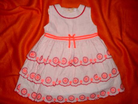 Překrásné vyšívané slavnostní šaty, marks & spencer,74