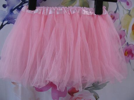 Růžová tylová sukně, 116