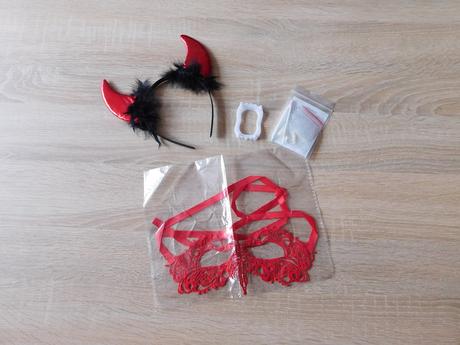 Dětský kostým čertice vel.10/15let, 