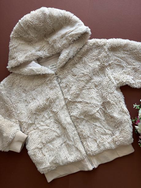 Cb/ mikina chlupaťočká - v.6/7 let, f&f,122