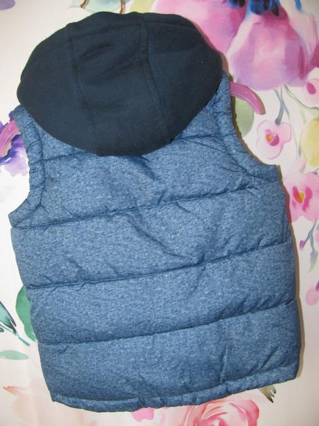 Prošívaná zateplená vesta s kapucí s vnitřní kožeš, f&f,86