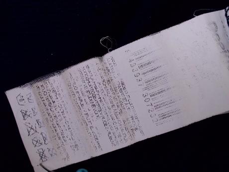 S-m tmavomodré, desigual,s