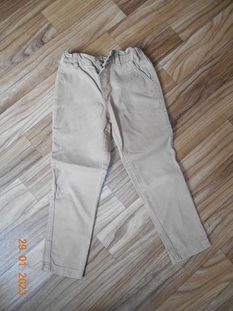 Chlapecké kalhoty, 104