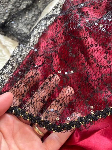 K1/kostým upírka / čarodějnice - v.7/8 let, 