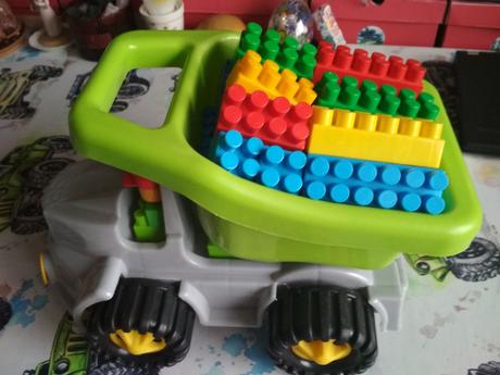 Plastové auto, 