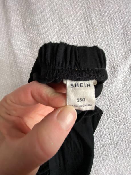 Slabší tepláky nebo pyžamové klahoty vel. 150, 146