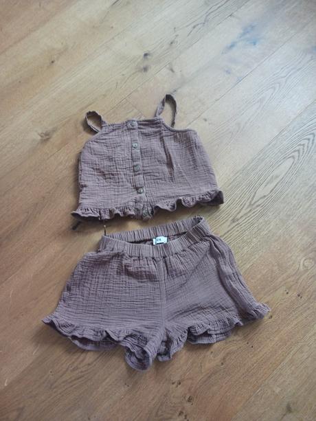 Letní set č.140 tílko +kraťasy, c&a,140