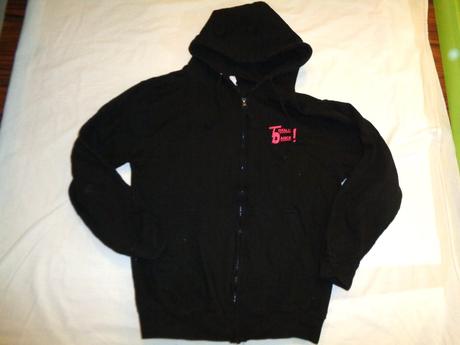 Pěkná černá mikina - svítivé nápisy 164/170, 164