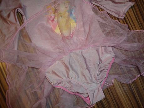 Fialkový dresíkové šaty s princeznami 110/116, h&m,110