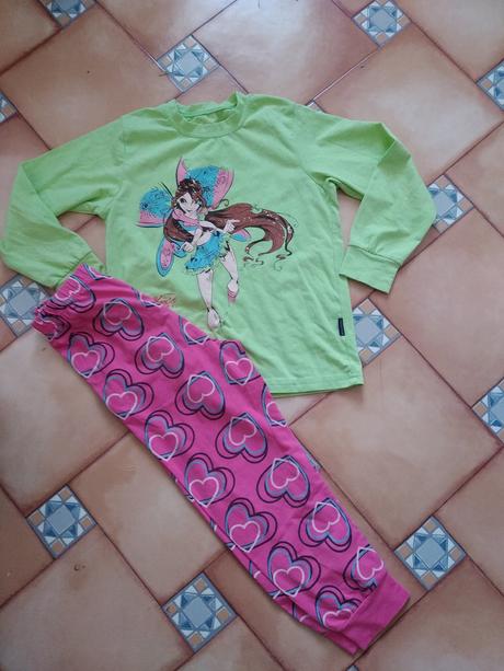 Pyžamo winx, 128