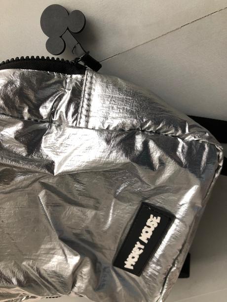 Batoh mickey mouse disney šedá stříbrná uši kapsy, reserved