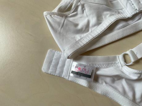 Nová, 2 kusy podprsenka, 85c, možná spíše 85/b, bo, xl / xxl