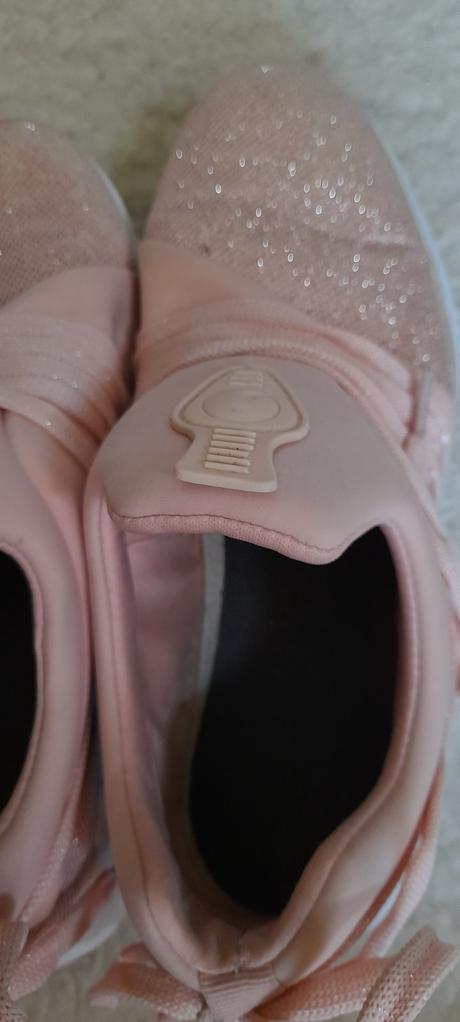 Meruňkové třpytivé tenisky, 40