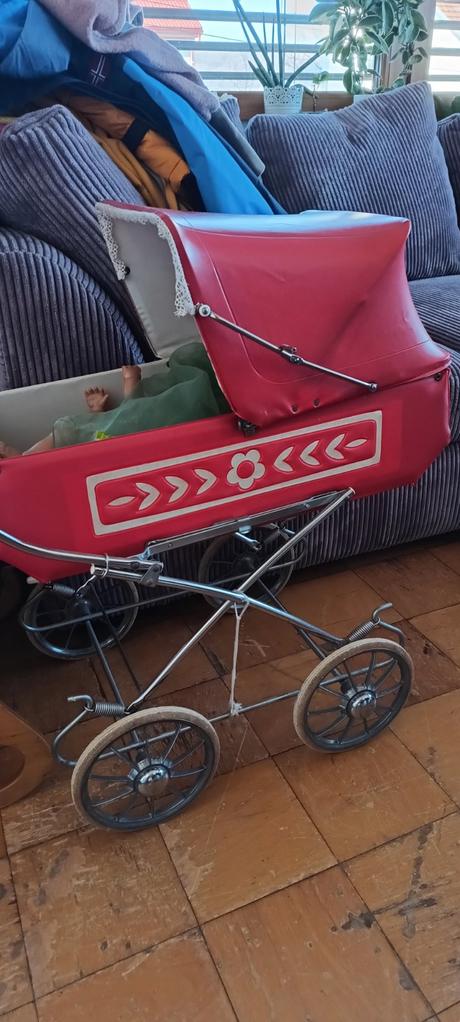 Retro kočárek pro panenky,