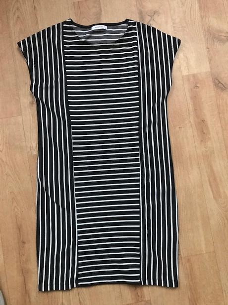 Šaty s /xs, reserved,xs