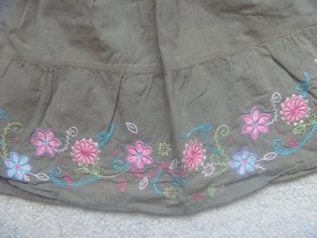 Khaki sukně s kytičkami zn. nafnaf junior vel. 110, naf naf,110