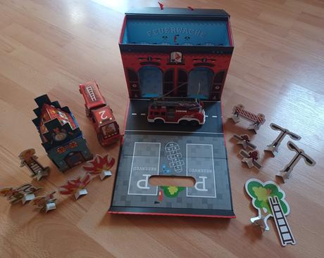 Hasičská stanice papírová,