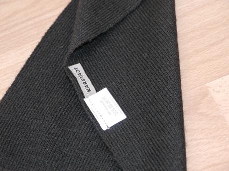 Cerna cepice a sala, 