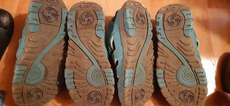 2 x sandály, 32