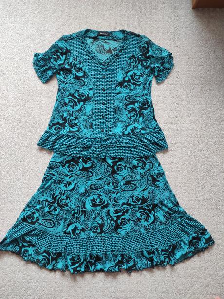 Dámský elegantní kostým, 54