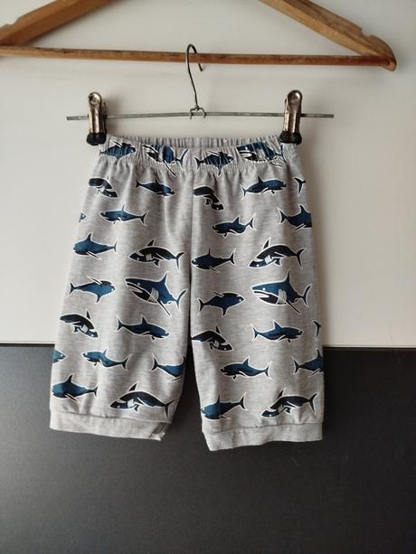 Kraťasy zn. little hand vel.92, 92