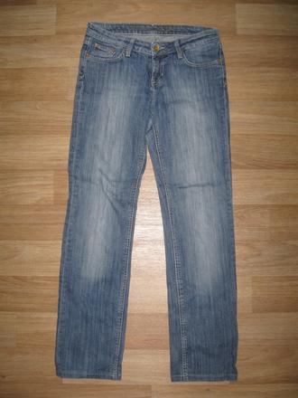 Džíny, 38