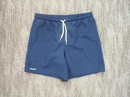 Modré plavkové kraťasy, 140