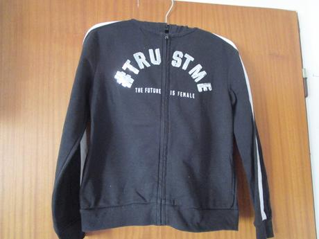 Velmi pěkná černá bavl. mikina s kapucí, z c&a, c&a,146