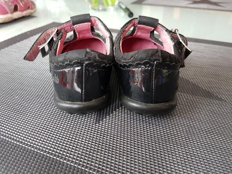 Dětské černé lakované střevíčky clarks vel. 4,13cm, clarks,20