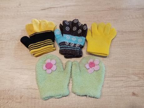 4x rukavice, 98