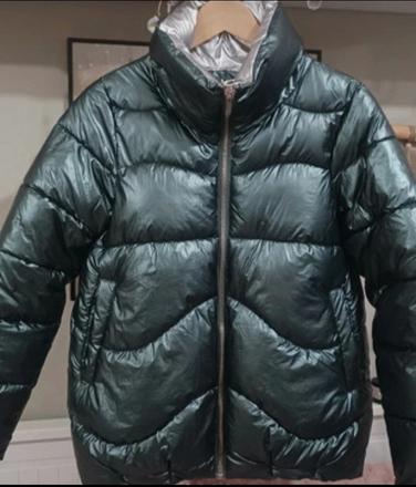 Lesklá tmavě zelená zimní bunda, gate,s